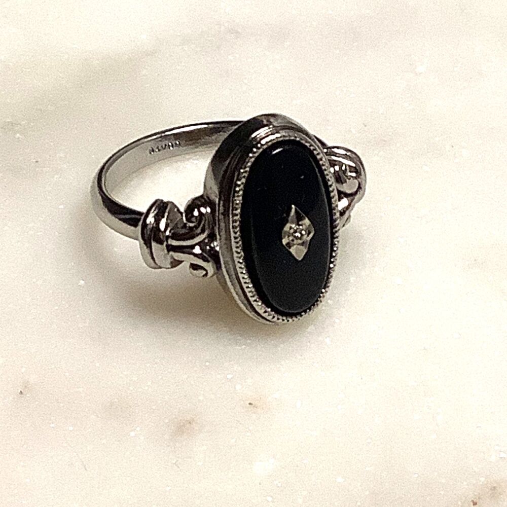 Avon Genuine Black Onyx and Diamond Ring Vintage Style Sz 7